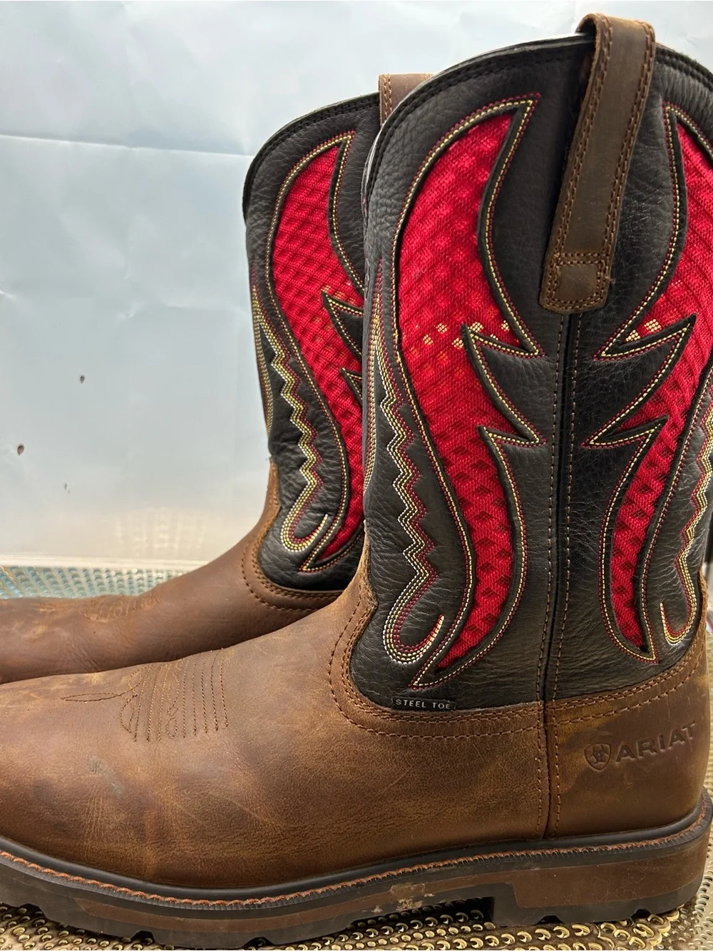 Ariat very nice